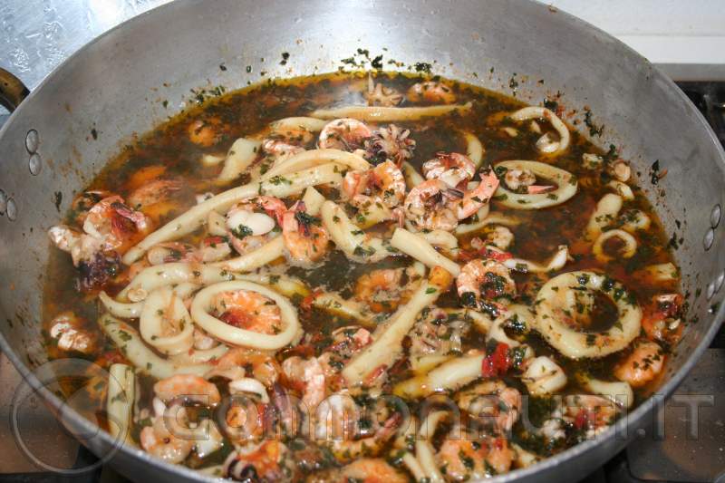 RICETTA RISOTTO ALLA PESCATORA.