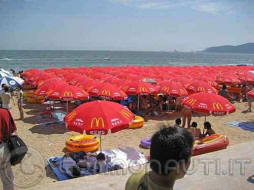 Cina: una tranquilla giornata in spiaggia