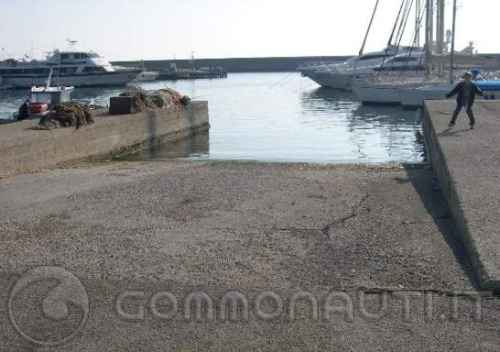 Scivolo del porto di San Felice Circeo con Camper: Possibile ?
