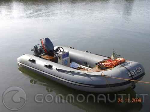 Vendo Vendo Gommone Novamarine Navy 535+ motore mariner 25/35 + carrello stradale