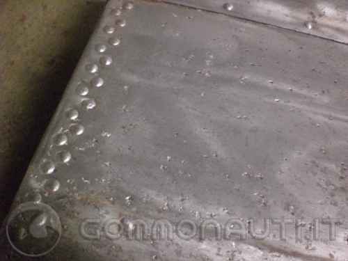 Segni di corrosione barca in alluminio