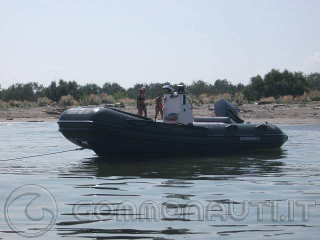 Vendo novamarine RH 430, con suzuki 25/30 e carrello (provincia di rovigo)