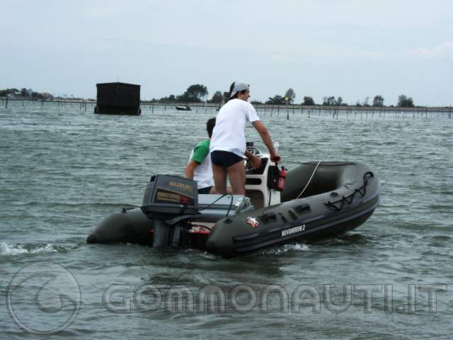 Vendo novamarine RH 430, con suzuki 25/30 e carrello (provincia di rovigo)