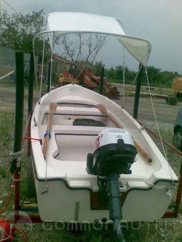 Vendo barca lancia 4 metri con carrello + motore fuoribordo yamaha 6 cv 4 tempi + ecoscandaglio mark 5x pro + dotazioni 3 miglia