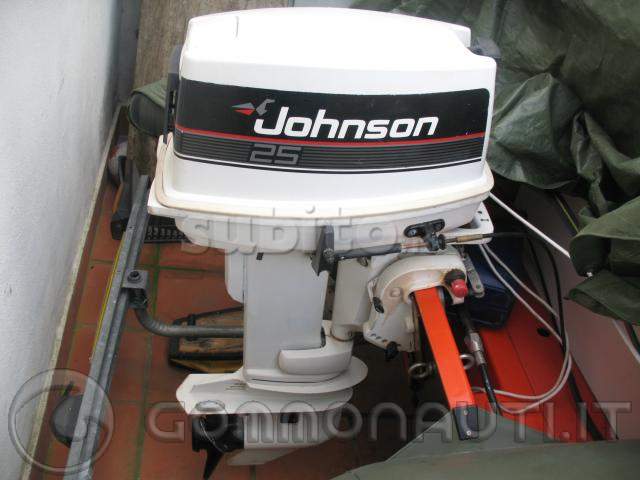 Differenza tra "Evinrude 521 XP" e "Evinrude 521"