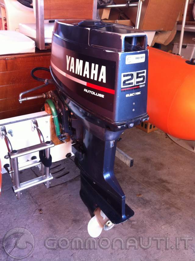 Effelle 42 con yamaha 25j e 2 carrelli