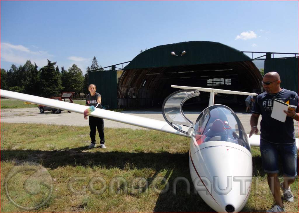 Progetto Auto eFlight: Modellino di aereo a volo autonomo - SrednjeŠole.si