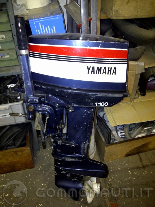 VENDESI YAMAHA 20CV 1982 CON LIBRETTO COME PEZZI DI RICAMBIO