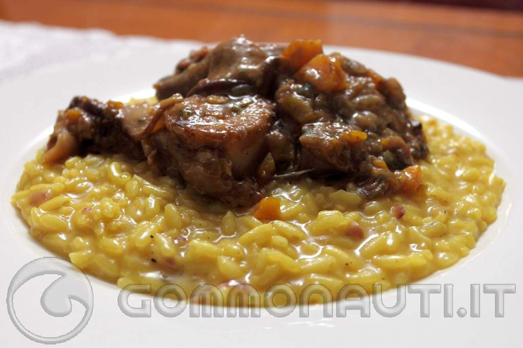 RICETTA RISOTTO ALLA MILANESE CON OSSOBUCO