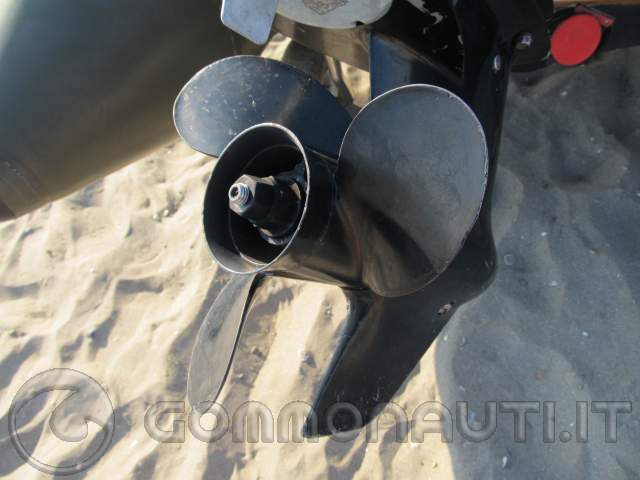 vendo novamarine2 army 40 (hypalon neoprene smontabile a paramezzale in legno) (VENDUTO)