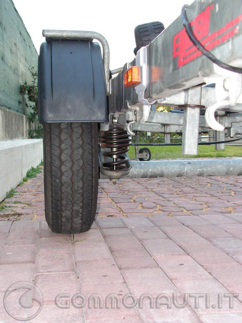 Due Auto Di Massa 1500 Kg