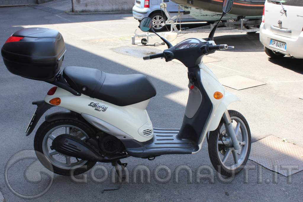 SCAMBIO SCOOTER LYBERTY 125 CON FUORIBORDO 25/50