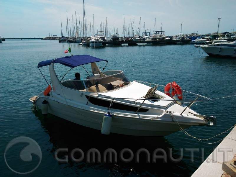 Coverline 640 3.0 efb con splendida plancetta in teak. Anno 2000.