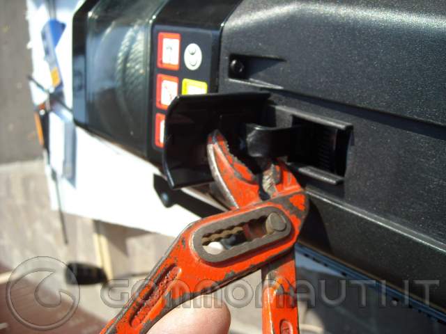 Montare un kit wireless su un Superwinch S4000