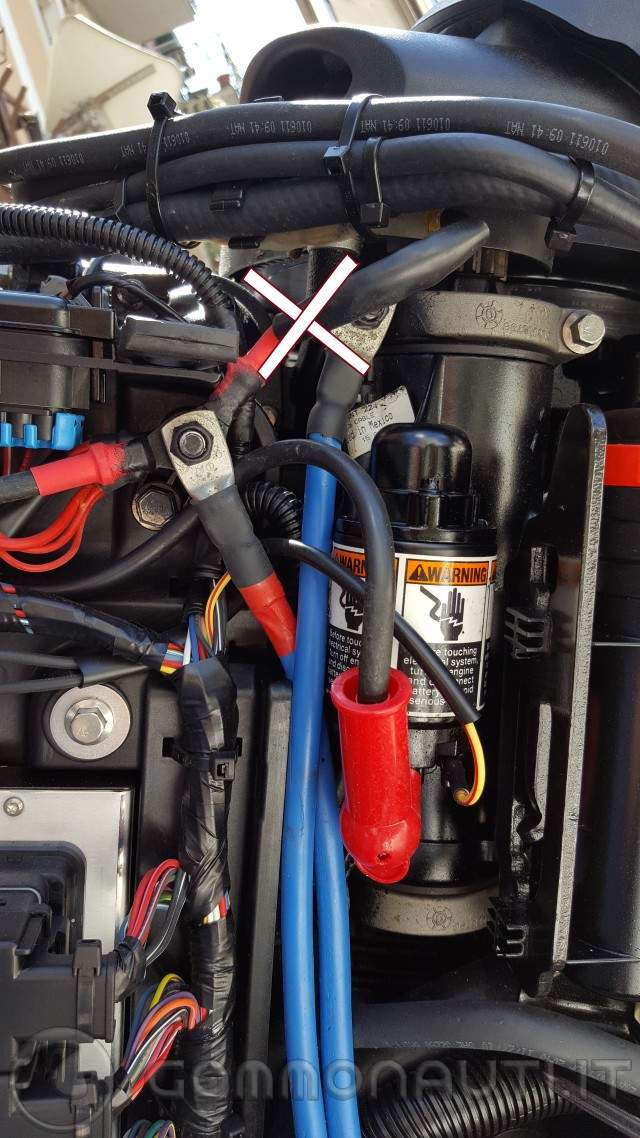 Come montare un ripartitore di carica su motore Mercury Verado e similari