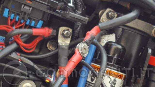 Come montare un ripartitore di carica su motore Mercury Verado e similari