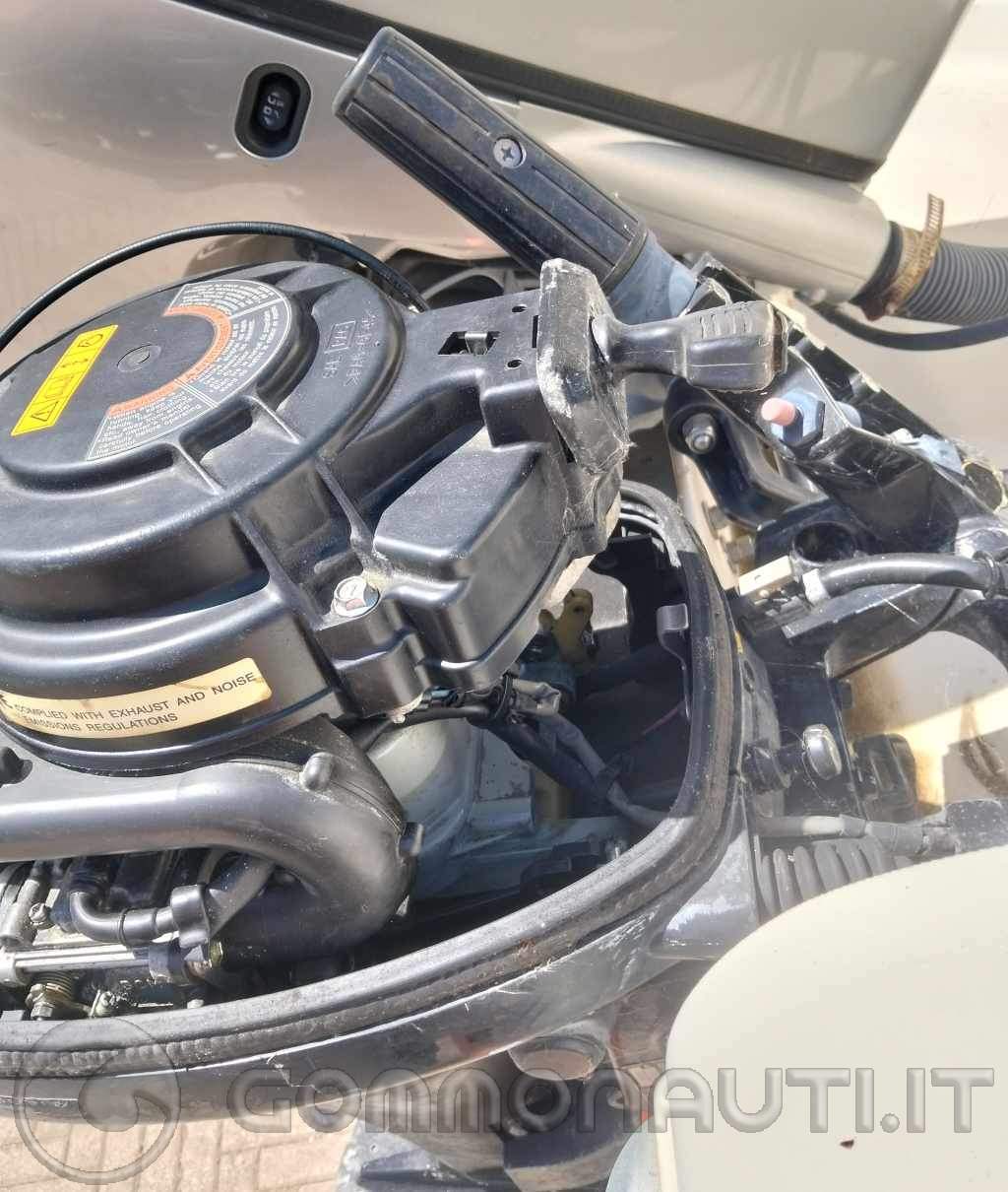 Vendo fuoribordo Suzuki DF 15 4T + supporto motore