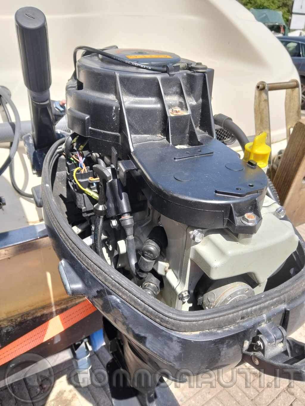 Vendo fuoribordo Suzuki DF 15 4T + supporto motore