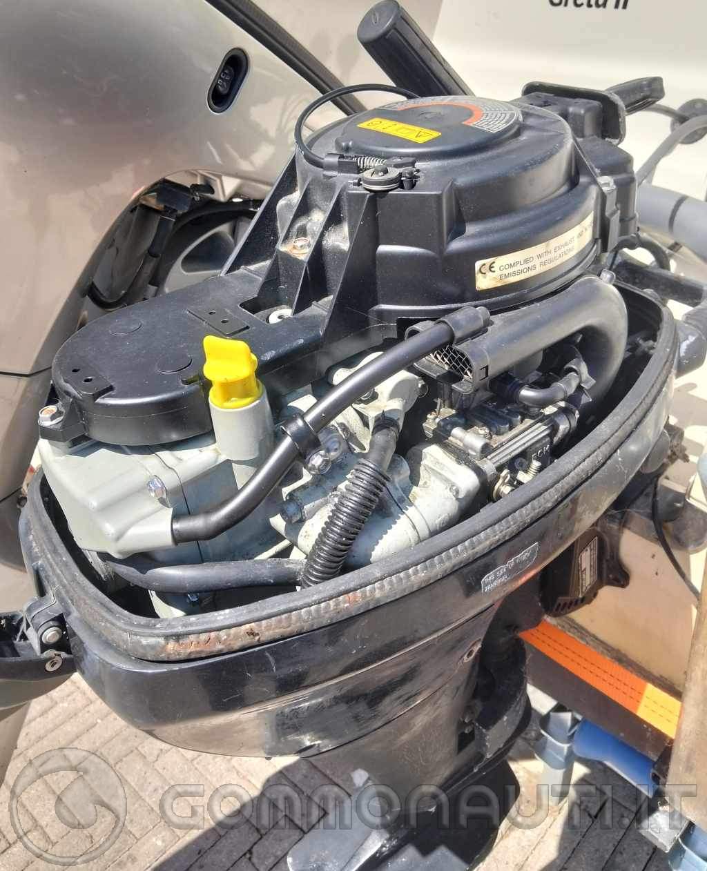 Vendo fuoribordo Suzuki DF 15 4T + supporto motore