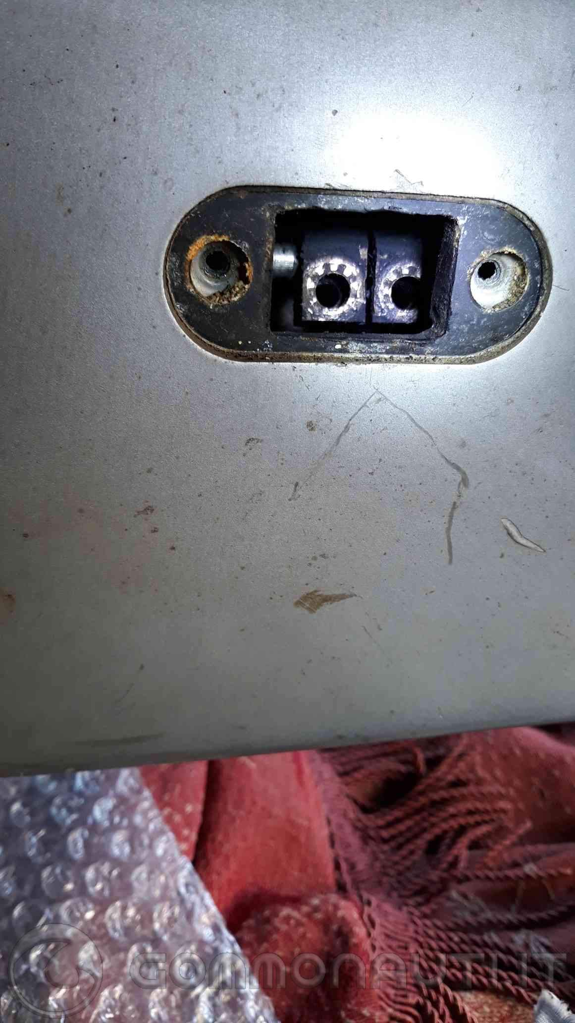 Smontaggio piede motore fuoribordo evinrude 521 (1983)