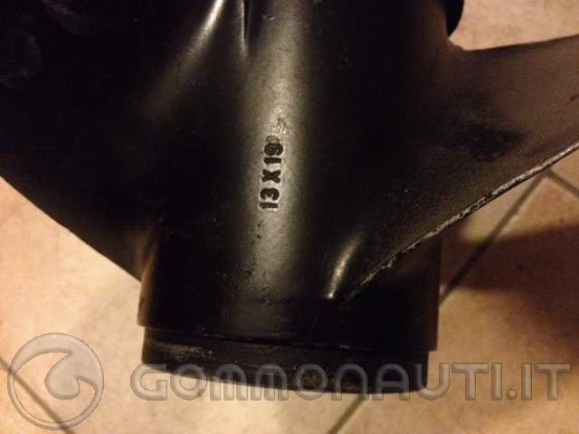 vendo elica 13x19 per motore jonshon/evinrude 70 cv 3 cil 920 cc anni 90 e centralina