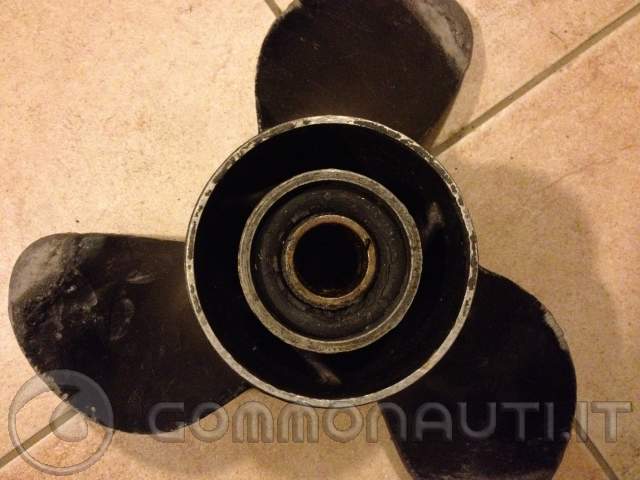 vendo elica 13x19 per motore jonshon/evinrude 70 cv 3 cil 920 cc anni 90 e centralina