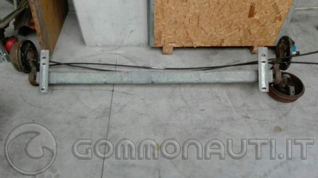 VENDO ASSALE CARRELLO USATO DA 1350 KG MARCA BPW - Foto 7