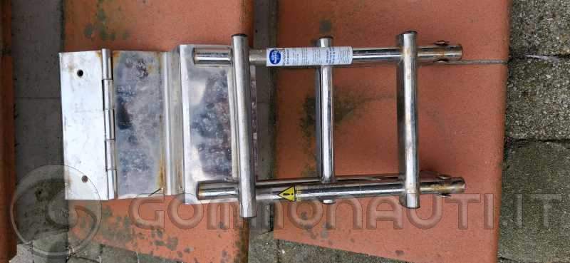 Vendo scaletta inox ex ZAR 53  anno 2011