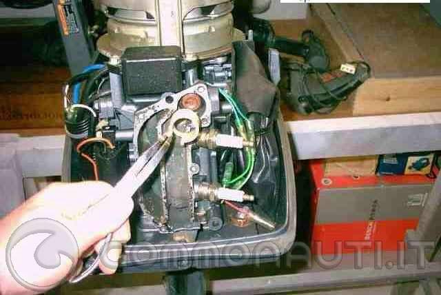 Smontaggio termostato Yamaha 6 HP