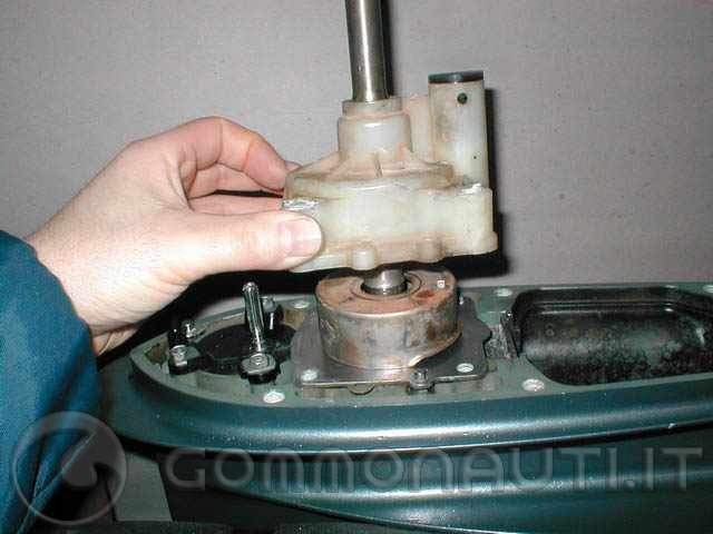 Sostituzione girante Yamaha 115 AET 4 tempi