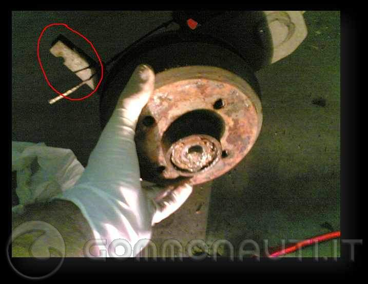 Rifare i freni del carrello portabarca