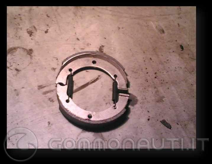 Rifare i freni del carrello portabarca