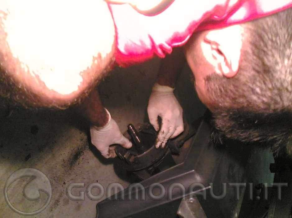 Rifare i freni del carrello portabarca